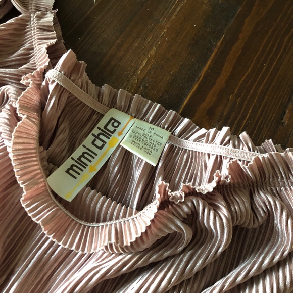 Mima Chica Plissé Off the Shoulder Top - Picture 6 of 6